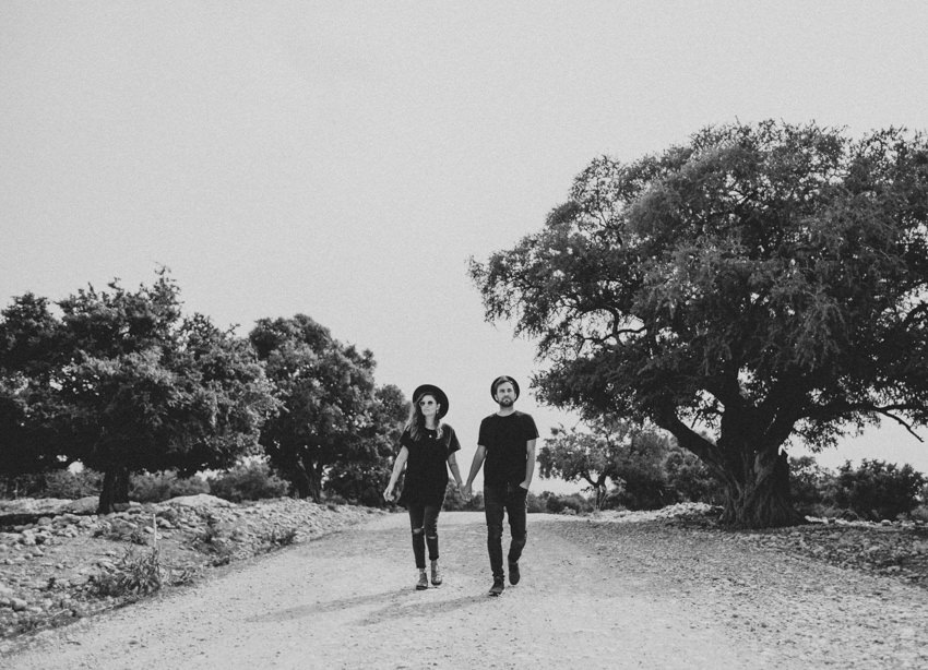 005_coupleshoot_couplegoals_paarshooting_marokko_morocco_marrakesch_essaouira_travelcouple_travel_allblack_photographer_fotograf_travelphotographer