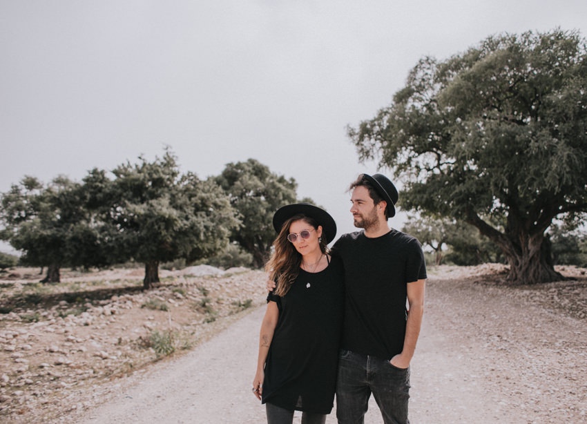 009_coupleshoot_couplegoals_paarshooting_marokko_morocco_marrakesch_essaouira_travelcouple_travel_allblack_photographer_fotograf_travelphotographer