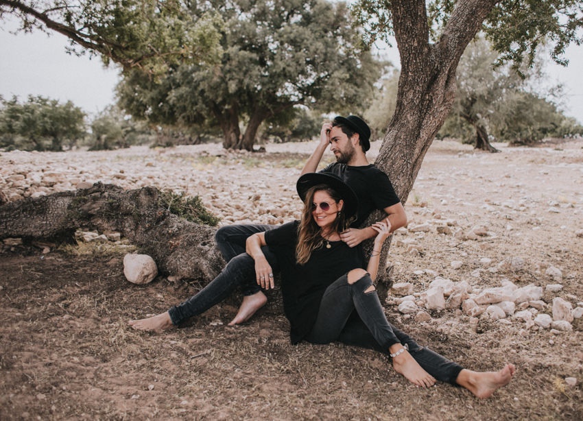 015_coupleshoot_couplegoals_paarshooting_marokko_morocco_marrakesch_essaouira_travelcouple_travel_allblack_photographer_fotograf_travelphotographer