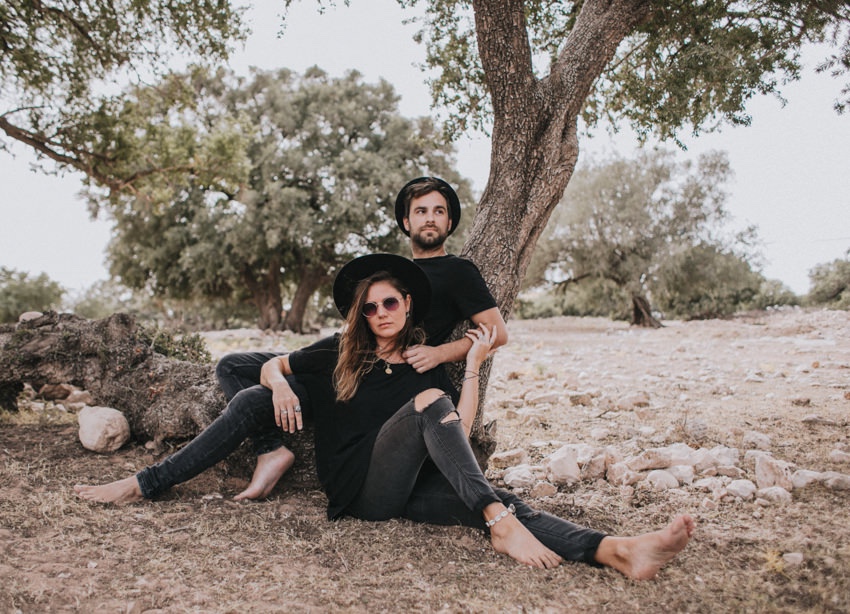 016_coupleshoot_couplegoals_paarshooting_marokko_morocco_marrakesch_essaouira_travelcouple_travel_allblack_photographer_fotograf_travelphotographer