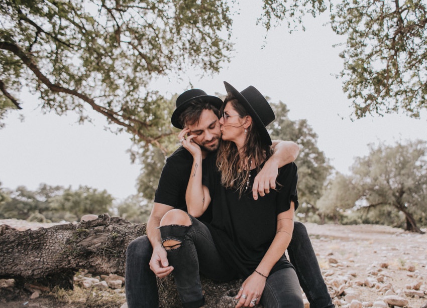 022_coupleshoot_couplegoals_paarshooting_marokko_morocco_marrakesch_essaouira_travelcouple_travel_allblack_photographer_fotograf_travelphotographer