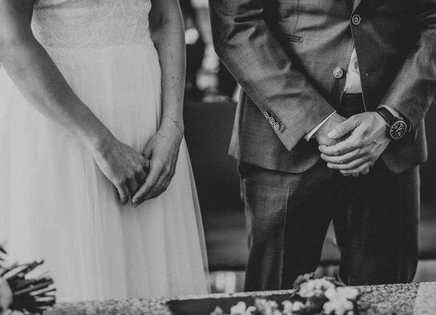 050_hochzeit_wedding_rathaus_recklinghausen_fotograf_nrw_standesamt_altstadt_ruhrpott_ruhrgebiet_hochzeitsfotograf_civilwedding_urban_manta_blumen_burger_getting_ready_cafe_unique_hochzeitsfotografie