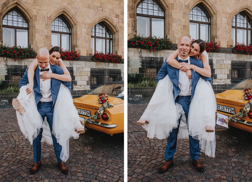 095_hochzeit_wedding_rathaus_recklinghausen_fotograf_nrw_standesamt_altstadt_ruhrpott_ruhrgebiet_hochzeitsfotograf_civilwedding_urban_manta_blumen_burger_getting_ready_cafe_unique_hochzeitsfotografie