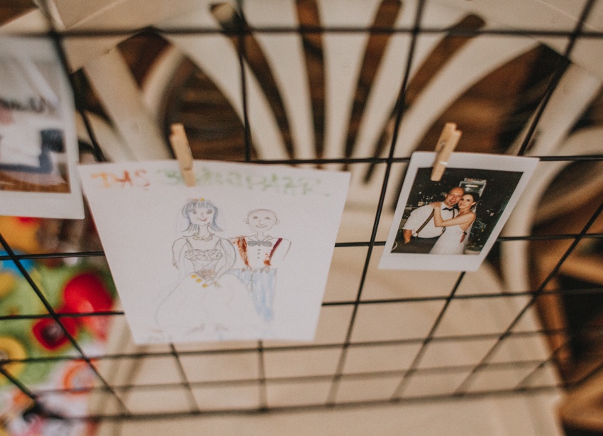 121_hochzeit_wedding_rathaus_recklinghausen_fotograf_nrw_standesamt_altstadt_ruhrpott_ruhrgebiet_hochzeitsfotograf_civilwedding_urban_manta_blumen_burger_getting_ready_cafe_unique_hochzeitsfotografie