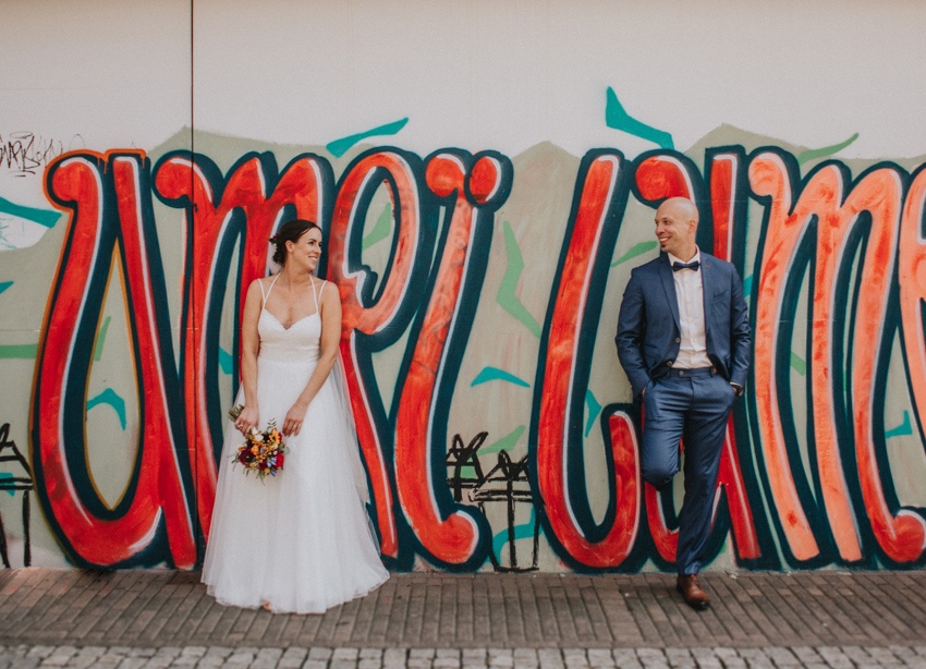 122_hochzeit_wedding_rathaus_recklinghausen_fotograf_nrw_standesamt_altstadt_ruhrpott_ruhrgebiet_hochzeitsfotograf_civilwedding_urban_manta_blumen_burger_getting_ready_cafe_unique_hochzeitsfotografie