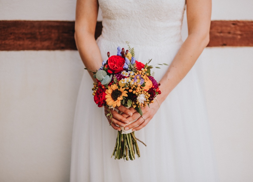 138_hochzeit_wedding_rathaus_recklinghausen_fotograf_nrw_standesamt_altstadt_ruhrpott_ruhrgebiet_hochzeitsfotograf_civilwedding_urban_manta_blumen_burger_getting_ready_cafe_unique_hochzeitsfotografie