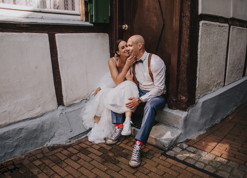 150_hochzeit_wedding_rathaus_recklinghausen_fotograf_nrw_standesamt_altstadt_ruhrpott_ruhrgebiet_hochzeitsfotograf_civilwedding_urban_manta_blumen_burger_getting_ready_cafe_unique_hochzeitsfotografie