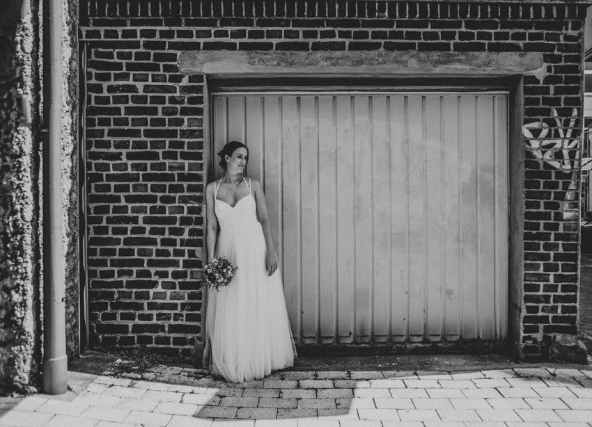 152_hochzeit_wedding_rathaus_recklinghausen_fotograf_nrw_standesamt_altstadt_ruhrpott_ruhrgebiet_hochzeitsfotograf_civilwedding_urban_manta_blumen_burger_getting_ready_cafe_unique_hochzeitsfotografie