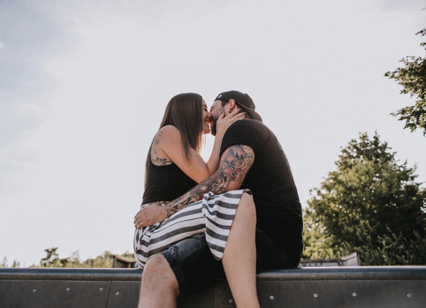 028_engagement_shoot_shooting_couple_couplegoals_tattoo_bridetobe_tattoocouple_paerchen_fotograf_nrw_zeche_recklinghausen_zechekarl_industrie_industrial_skatepark_hochzeitsfotograf_ruhrgebiet_weddingphotographer