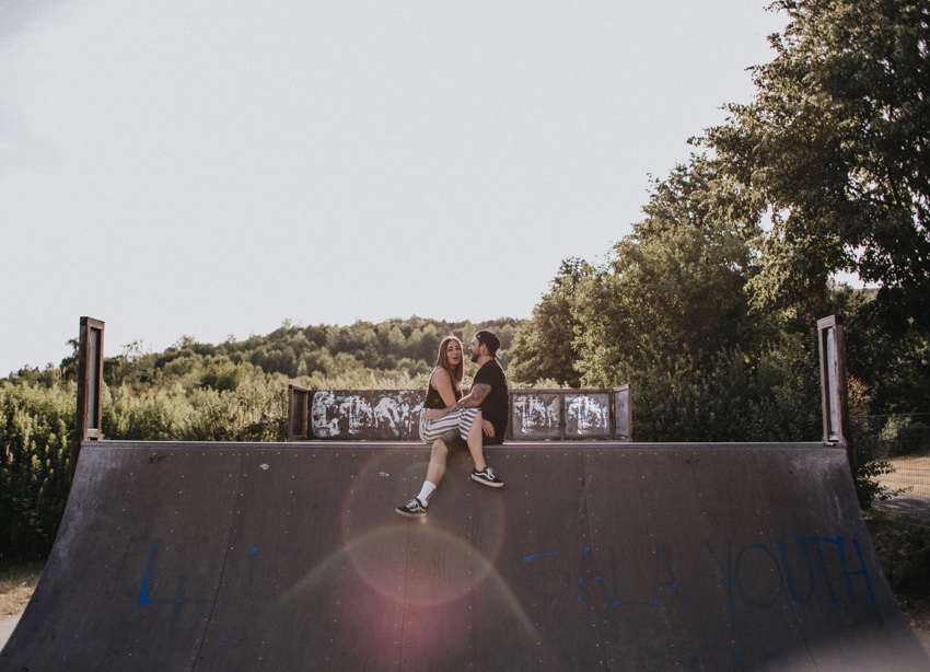 029_engagement_shoot_shooting_couple_couplegoals_tattoo_bridetobe_tattoocouple_paerchen_fotograf_nrw_zeche_recklinghausen_zechekarl_industrie_industrial_skatepark_hochzeitsfotograf_ruhrgebiet_weddingphotographer