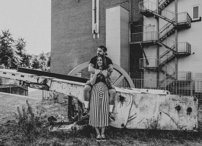 038_engagement_shoot_shooting_couple_couplegoals_tattoo_bridetobe_tattoocouple_paerchen_fotograf_nrw_zeche_recklinghausen_zechekarl_industrie_industrial_skatepark_hochzeitsfotograf_ruhrgebiet_weddingphotographer