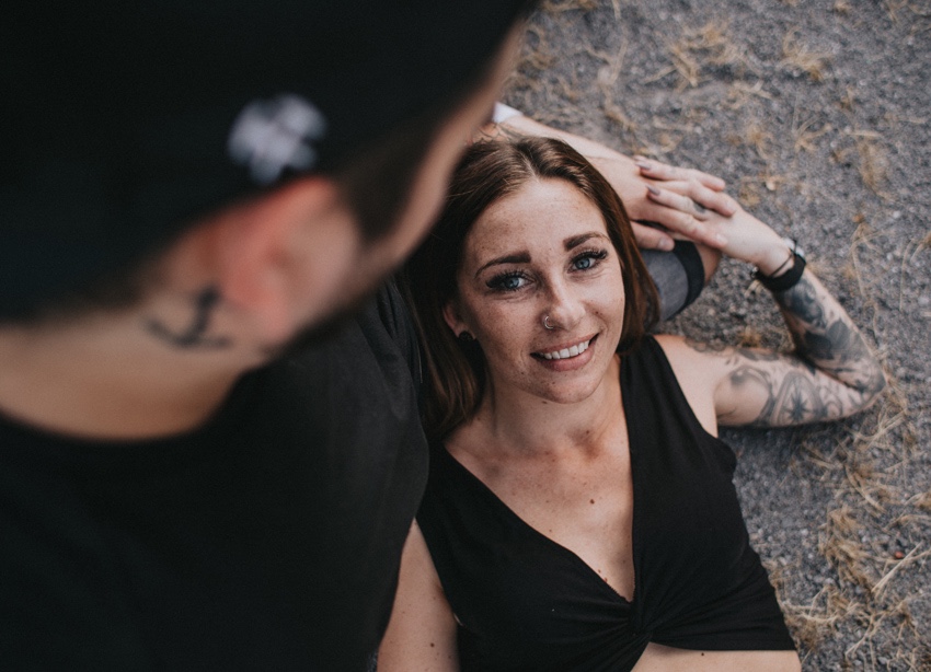051_engagement_shoot_shooting_couple_couplegoals_tattoo_bridetobe_tattoocouple_paerchen_fotograf_nrw_zeche_recklinghausen_zechekarl_industrie_industrial_skatepark_hochzeitsfotograf_ruhrgebiet_weddingphotographer