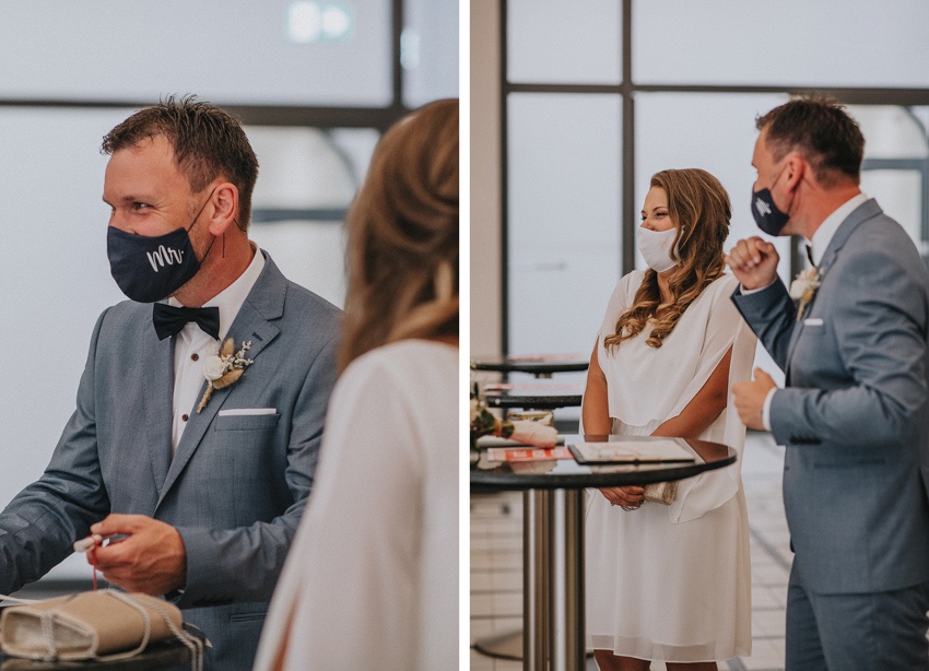 039_hochzeitsfotograf_standesamt_rathaus_recklinghausen_nrw_ruhrgebiet_corona_garten_hochzeit_vw_bulli_floral_optimal_marl_polizei_spalier_a-stone_photography