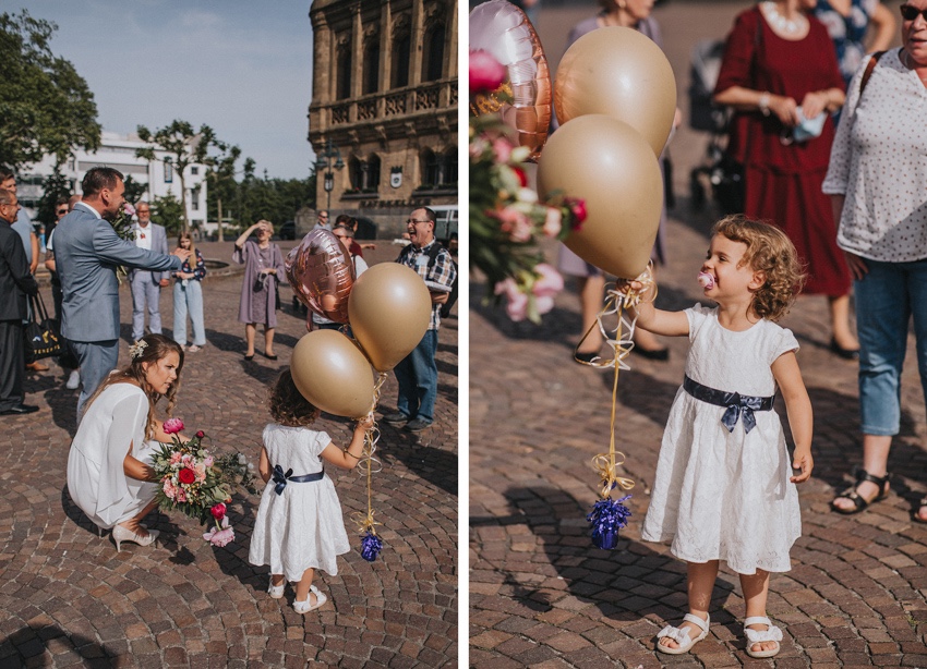 131_hochzeitsfotograf_standesamt_rathaus_recklinghausen_nrw_ruhrgebiet_corona_garten_hochzeit_vw_bulli_floral_optimal_marl_polizei_spalier_a-stone_photography