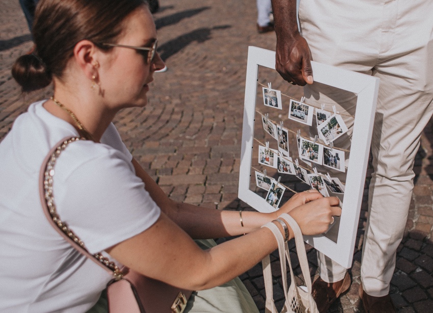 136_hochzeitsfotograf_standesamt_rathaus_recklinghausen_nrw_ruhrgebiet_corona_garten_hochzeit_vw_bulli_floral_optimal_marl_polizei_spalier_a-stone_photography